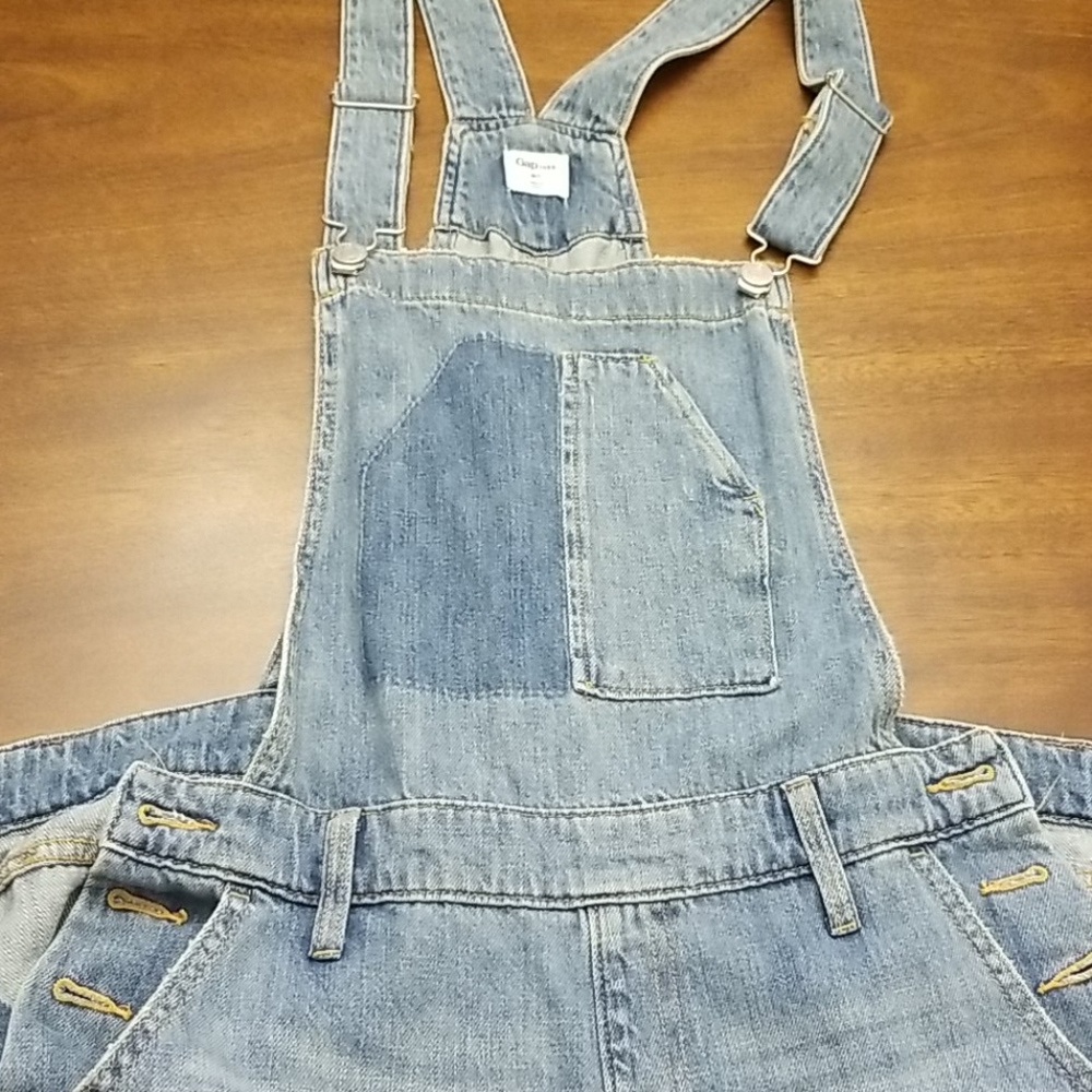 The iconic GAP denim overalls NWOT